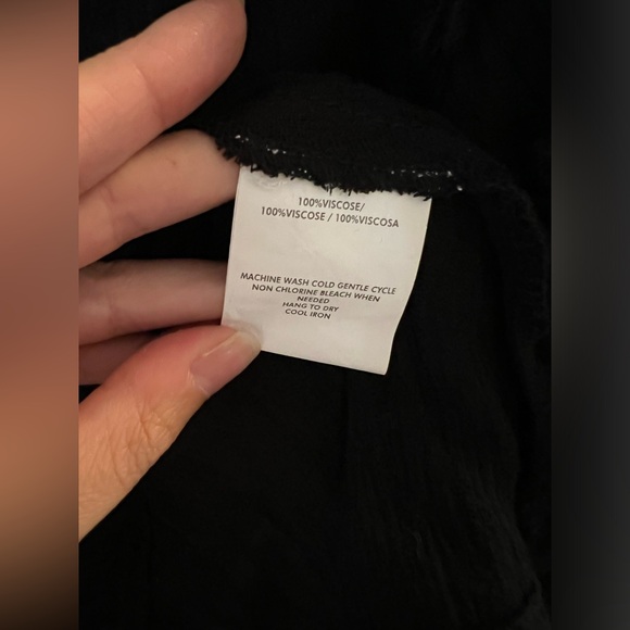 NWT: O’Neill Black Top with Ruffle Sleeve Detail - Picture 4 of 6